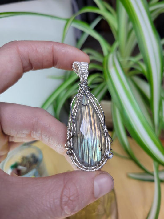 Twinkle• Labradorite Wrapped in Silver
